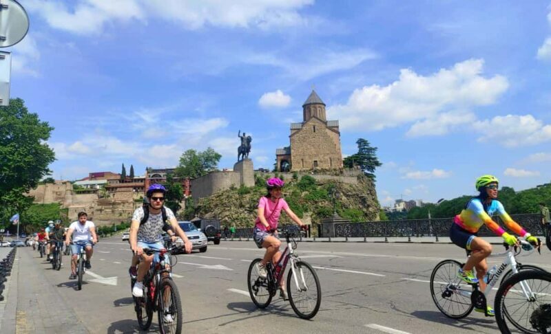 Tbilisi Bike Tour: Peace Bridge, Old Town & Sameba Views - Key Points