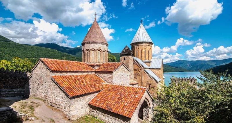 Tbilisi: Day Trip to Kazbegi, Gudauri, Gergeti, and Ananuri - Pasanauri lunch: khinkali-focused and genuinely local