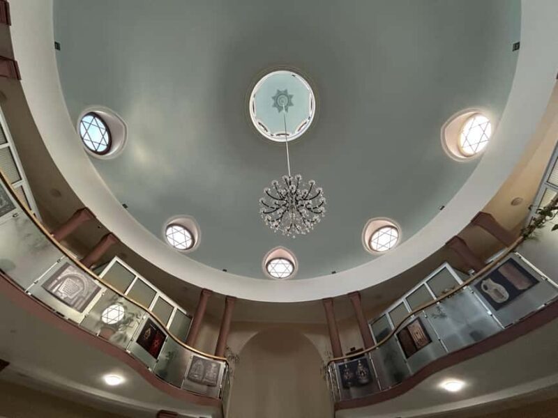 Tbilisi: Jewish Quarter Walking Tour with Synagogues - Diving into the Jewish Quarter Experience