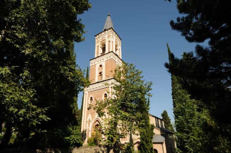 Tbilisi: Kakheti Day Trip with Family Lunch & Wine Tasting - Key Points