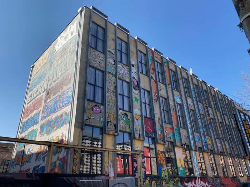 Tbilisi: Left Bank Alternative Street Food Tour with Drinks - Key Points