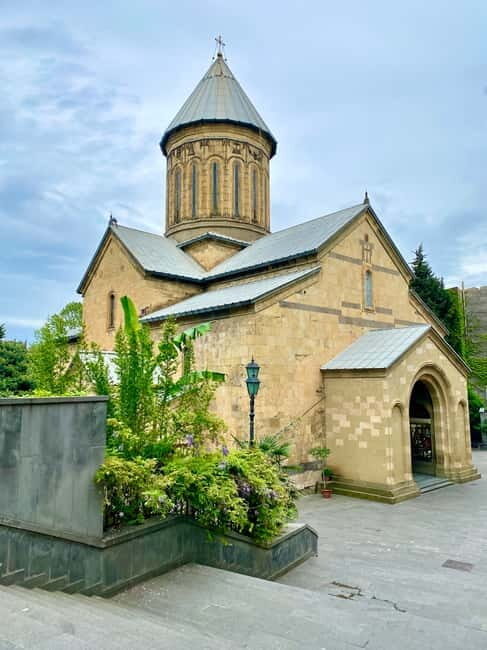 Tbilisi old town (Sololaki) 4 hours private walking tour - Exploring Tbilisi’s Old Town (Sololaki): A Genuine Guide to the 4-Hour Walking Tour