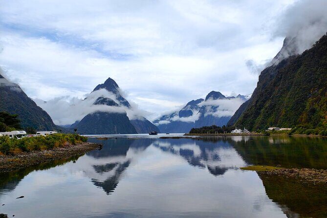 TeAnau to Queenstown via Milford Sound Tour with Cruise and Lunch - Key Points