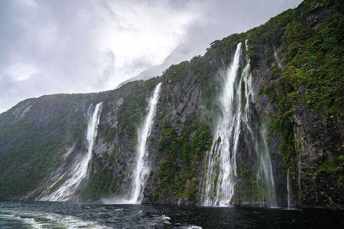 TeAnau to Queenstown via Milford Sound Tour with Cruise and Lunch - Starting in Te Anau – The Gateway to Fiordland