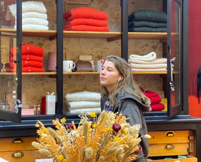Teen Shopping Tour of Paris, 2.30 hour Walking Tour - Key Points