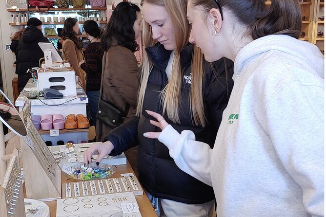 Teen + Young Adult Second-Hand Shopping Day in New York City - What to Expect from the Tour