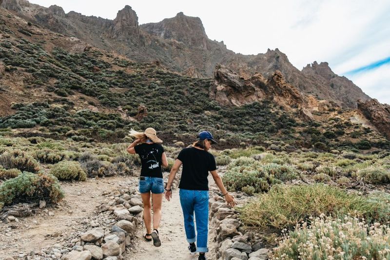 Teide: Guided Sunset & Stargazing Tour by Night with Dinner - Telescope time: why this part feels so emotional