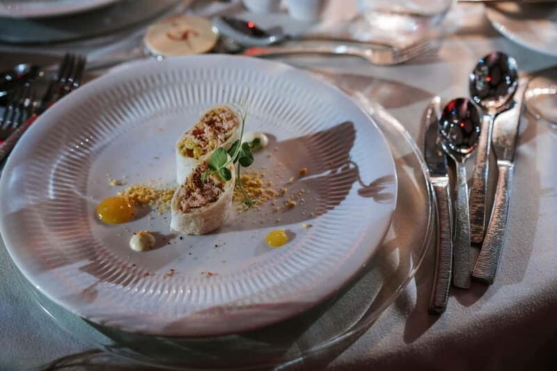 Tenerife: Scandal Dinner Show Entry Ticket and 5-Course Meal - Key Points