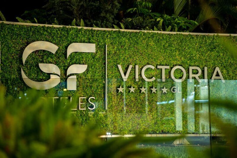 Tenerife: Scandal Dinner Show Entry Ticket and 5-Course Meal - Drinks and Atmosphere