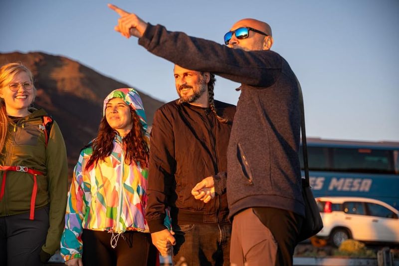 Tenerife: Teide National Park Sunset & Stargazing Tour - Telescopes, lasers, and Ozzi’s style of astronomy