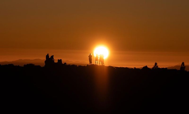 Tenerife: Teide National Park Sunset & Stargazing Tour - What to bring: cold is the main enemy