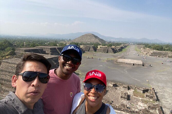 Teotihuacan at dawn, no tourist traps. - Key Points