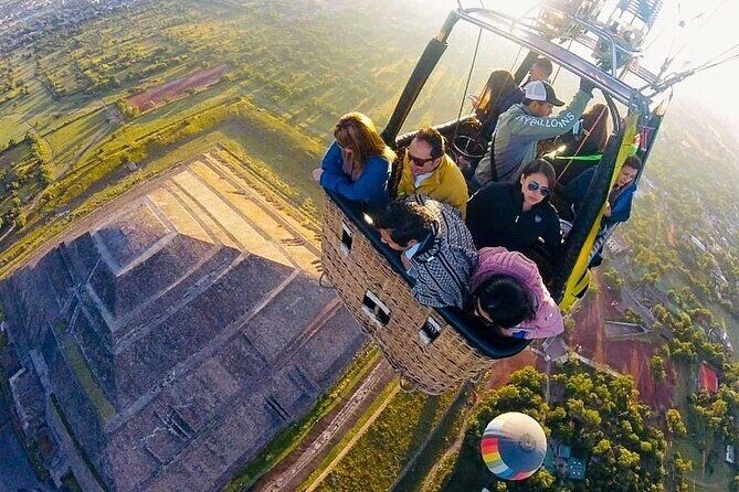 Teotihuacan Balloon ride + Transportation + Breakfast + Pyramids - The Experience in Detail
