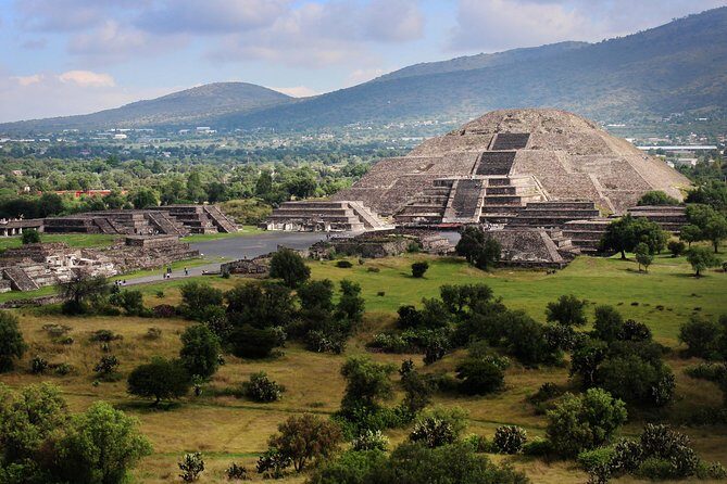 Teotihuacan & Basilica Guadalupe Tour with lunch - FAQs