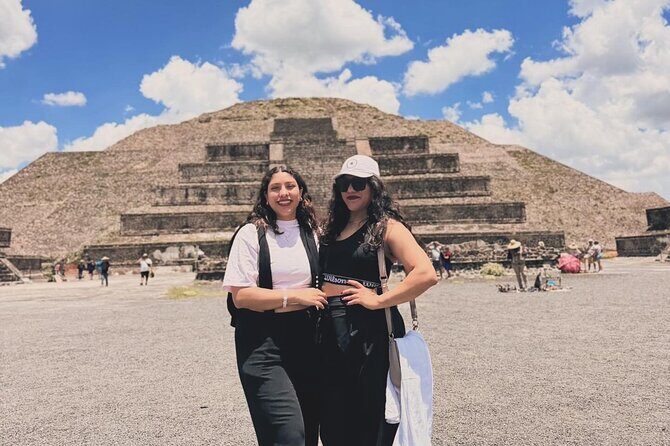 Teotihuacan guided tour, cave breakfast with CDMX transportation - Key Points