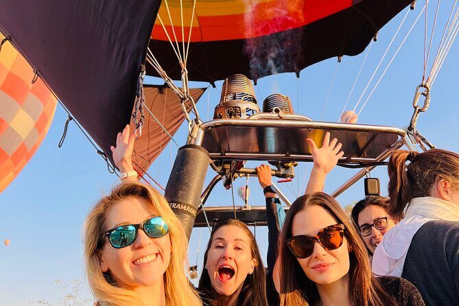 Teotihuacán in a hot air balloon with Transportation from CDMX - FAQs