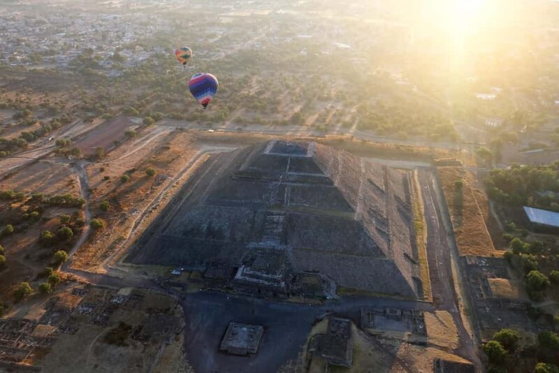 Teotihuacán: Private Balloon Ride with Transport Option - Key Points