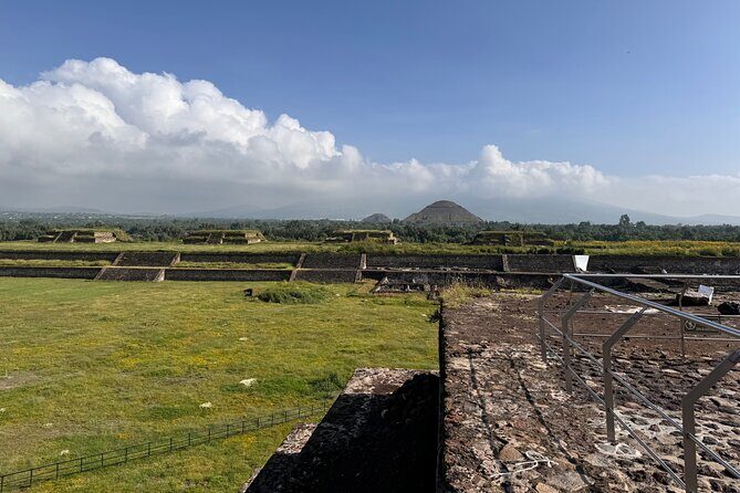 Teotihuacan: Pyramids, Caves & Culinary Experience - What to Expect from This Tour