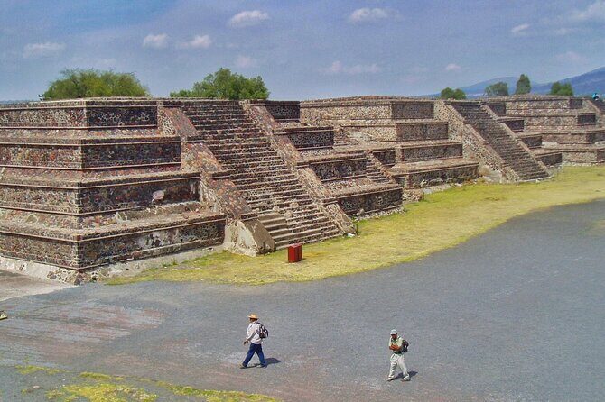 Teotihuacan Pyramids Guided Walking Tour 2 hours - FAQ