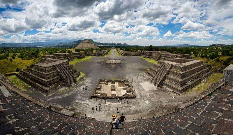 Teotihuacan Safari: Old Ruins and Interact with Animals - The Journey Begins: Visiting Teotihuacan