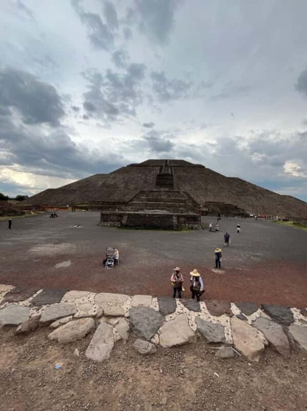Teotihuacan VIP: Tour of the pyramids and Basilica of Guadalupe, tourist areas - Key Points
