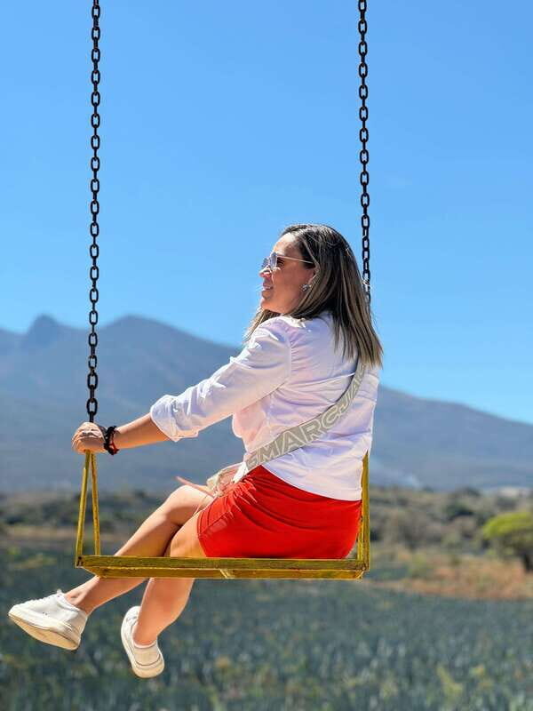 Tequila: Town and Distillery Guided Tour with Tastings - Key Points