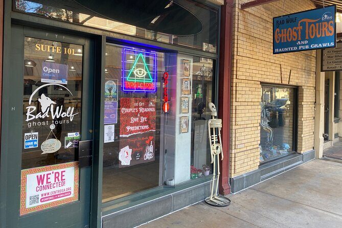 Texas Oldest Haunted Pub Crawl Shared Walking Tour - Exploring the Haunted Pub Crawl in Detail