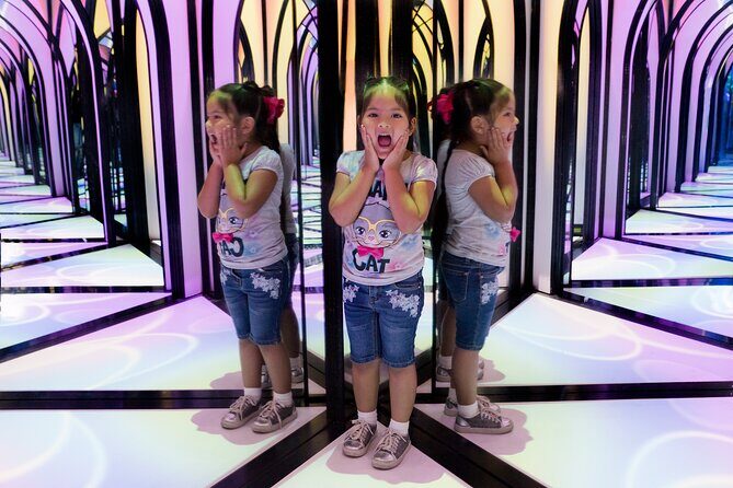 The Amazing Mirror Maze with Escape Room - The Experience in Detail