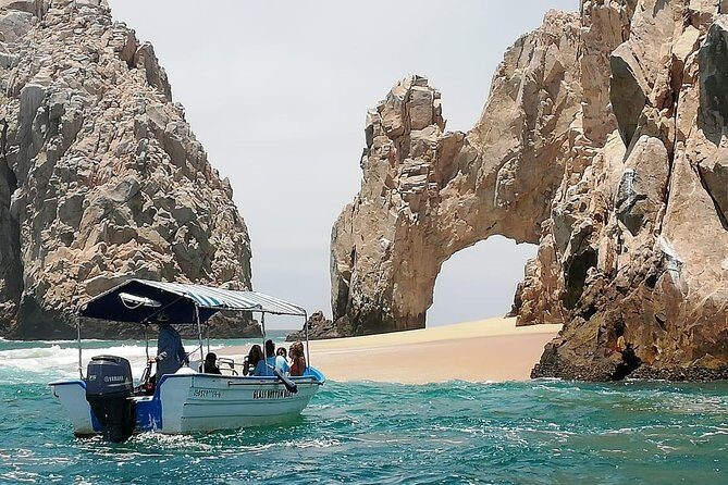 The Arch of Los Cabos Glass-bottom boat tour - An In-Depth Look at the Los Cabos Glass-bottom Boat Tour