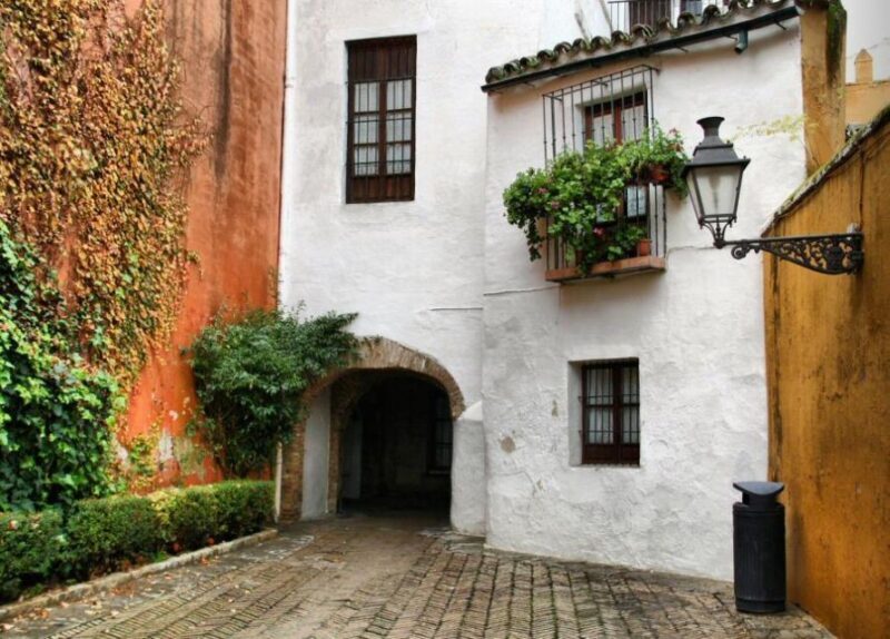 The Best of Seville: Private 2,5 Hour Walking Tour - In-Depth Look at the Tour Experience