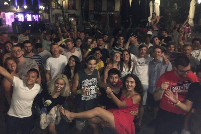 The Best Pubcrawl Walking Guided Tour Experience in Madrid - Meeting People and Making Connections