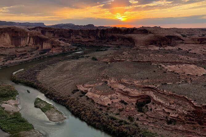 The Best U-Drive Hell's Revenge 4x4 Off Roading Tour from Moab - Practical Details & Considerations