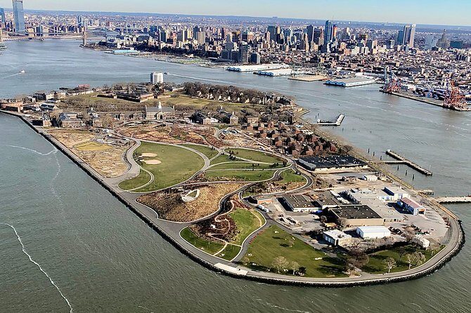 The Big Apple Helicopter Tour of New York City - What to Expect During Your Flight