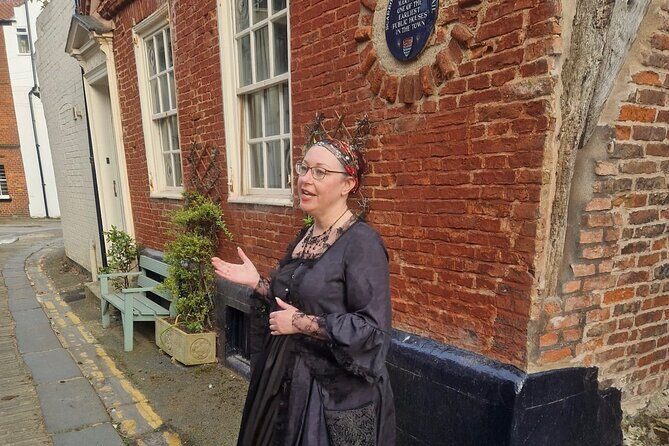 The Black Widow - Dark Tales around Scarborough - Discovering the Black Widow - Dark Tales around Scarborough