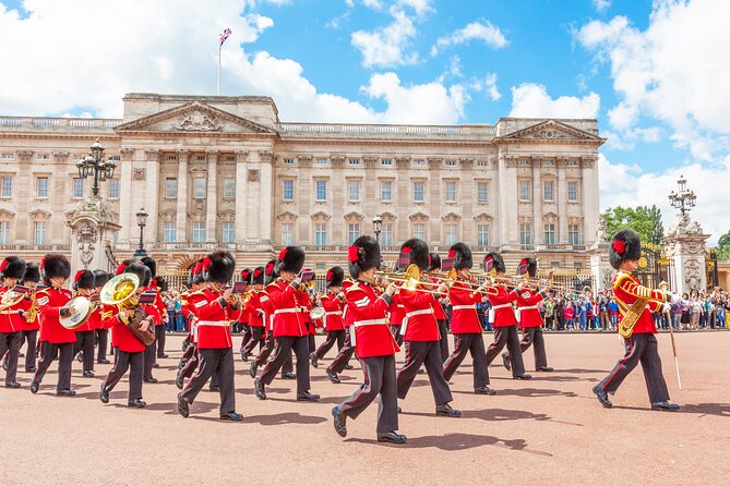 The Changing of the Guard Tour and Buckingham Palace - Meeting point at Colicci Ritz Corner, Green Park (Stop H)