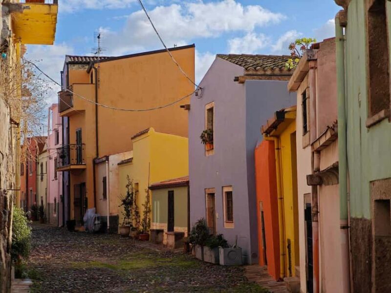 The colors of Bosa: photowalk with tasting and sunset - Key Points