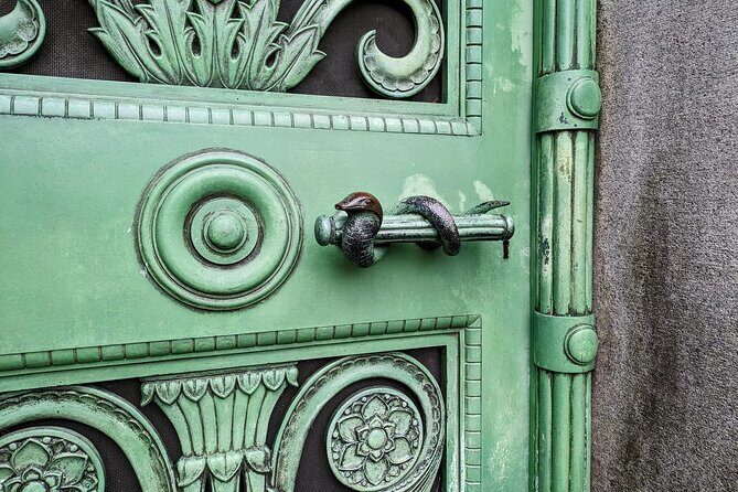 The Deep Pockets Of Graceland Cemetery Walking Tour - Practical Details You Should Know