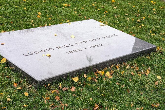 The Deep Pockets Of Graceland Cemetery Walking Tour - The Sum Up