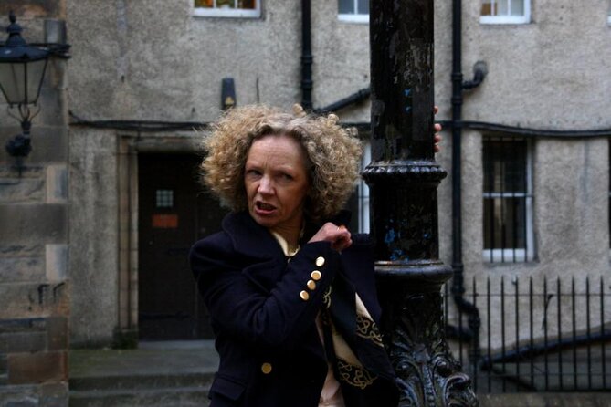 The Edinburgh Literary Pub Tour - What you’re really booking: a literature show on Edinburgh streets