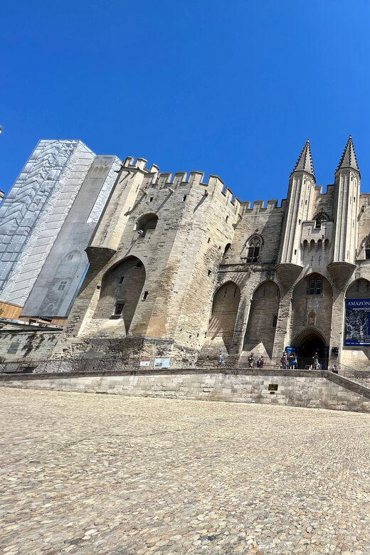 The Essence of Provence : Avignon, St Rémy, les Baux, Arles - FAQs