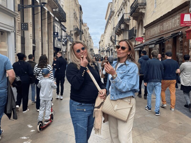 The essential in Bordeaux, private tour with a local - Key Points