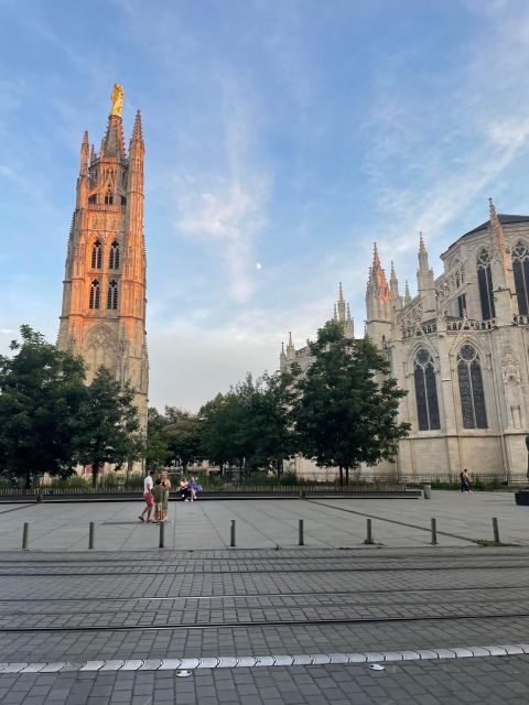 The essential in Bordeaux, private tour with a local - Practical Details & Considerations