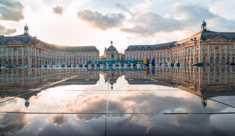 The essential in Bordeaux, private tour with a local - FAQ