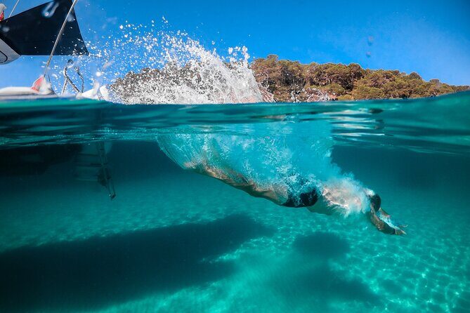 The Fastest Private Motor Yacht in Santorini - All Inclusive Tour - Who Should Consider This Tour?