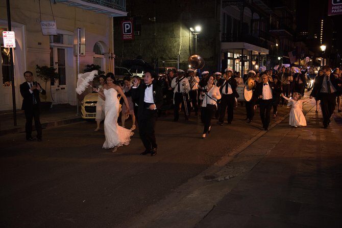 The Ghosts of New Orleans Tour - The Walking Experience and Group Size