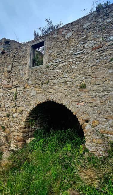 The Granite Trail with a gourmet aperitif: Elba between nature and flavors - Price and Value Consideration