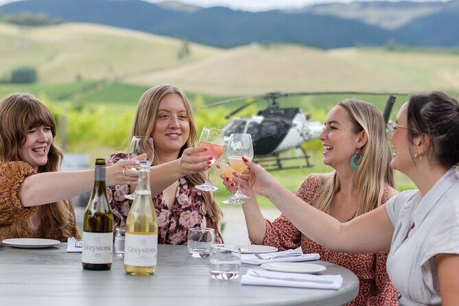 The Grape Vine - Exploring The Grape Vine: A Helicopter Wine Tour from Christchurch