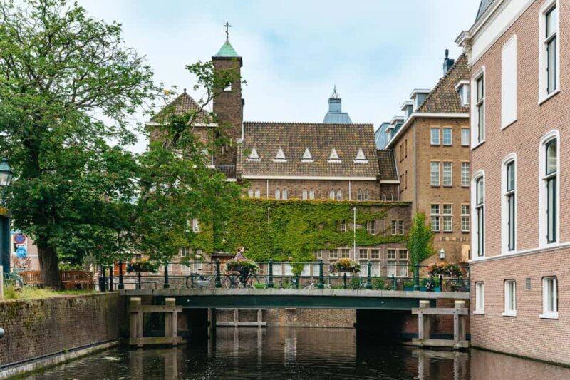 The Hague: Canal Cruise - A Closer Look at the Canal Cruise Experience