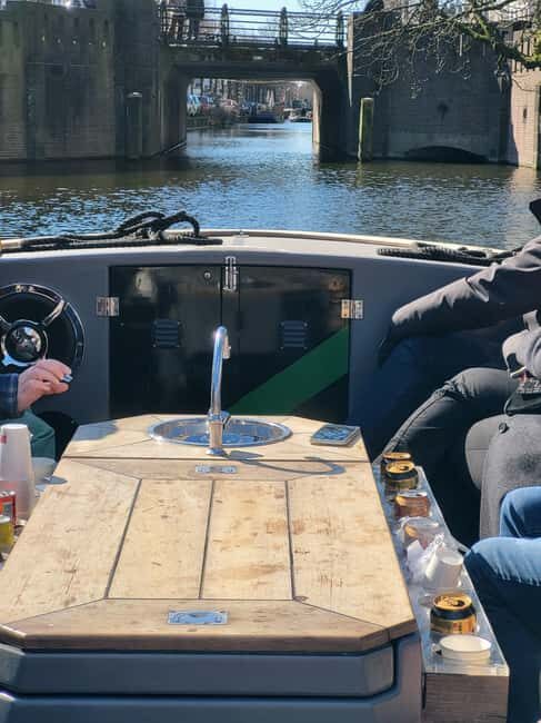 The Hague: Canal Cruise with Live Guide Winter edition - FAQ