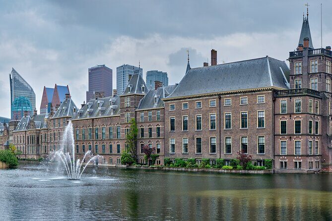 The Hague: City Walk Audio Guide in 7 Languages on your Phone - Key Points